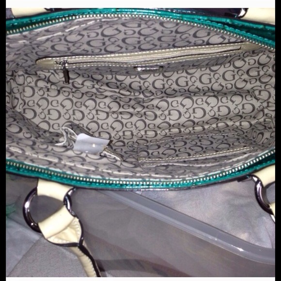 Guess authentic🙇 - Picture 3 of 4