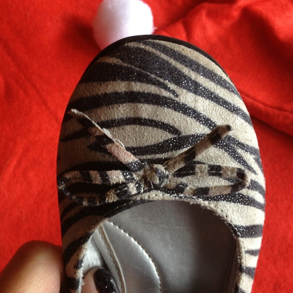Toddler Girl/'s Circo Animal Print High Top Size 9 NWT