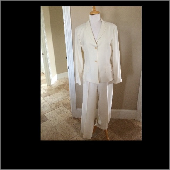Ann Taylor Off white pant suit