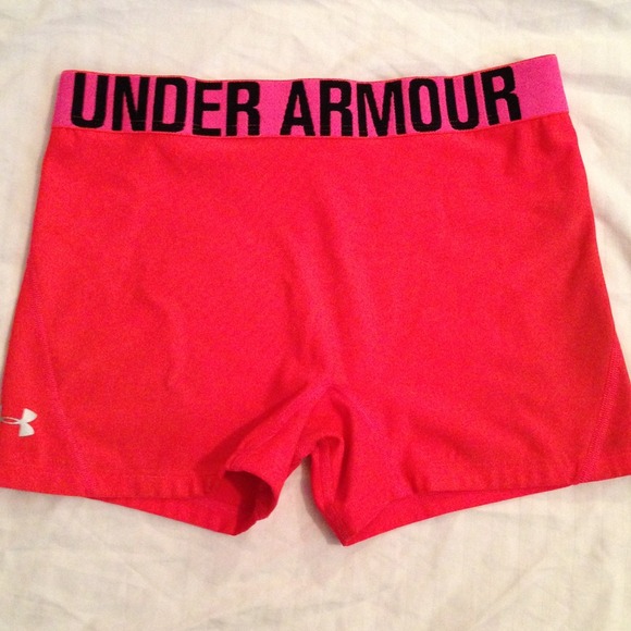 Short Under Armor biker shorts