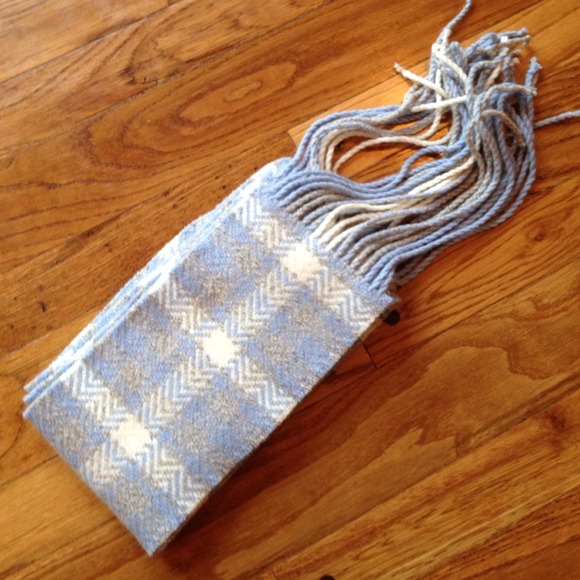 SOLD in bundle!!  So Soft Banana Republic Scarf
