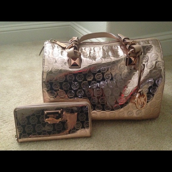 ✨✨Beautiful Rose Metallic Michael Kors ✨✨