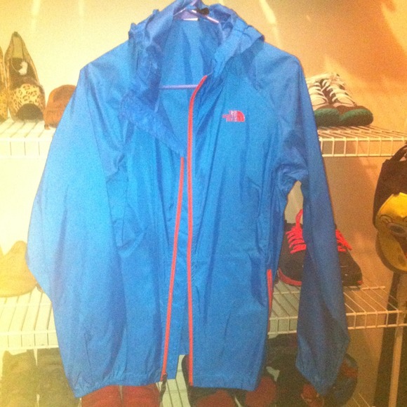 Boys size 18/20 North Face rain jacket