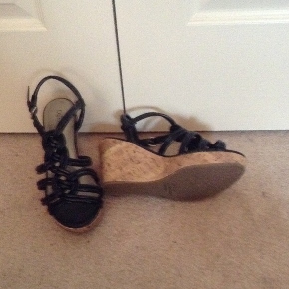 Boho Chic Wedge - Picture 2 of 3