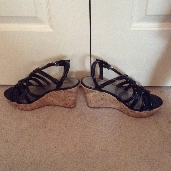 Boho Chic Wedge - Picture 3 of 3