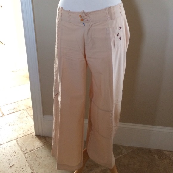 Wide legged pant