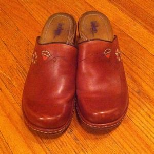RUST BROWN CLOG