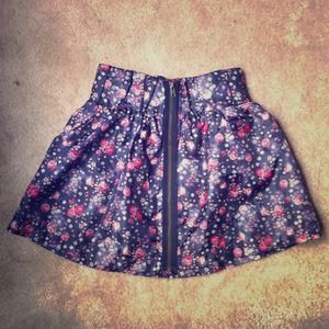 Arden B. High-waisted Floral Prink Skirt.