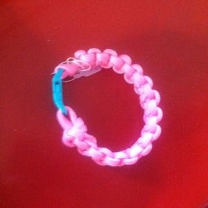 Medium size paracord bracelet