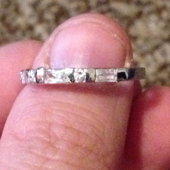 Ring - Picture 3 of 3