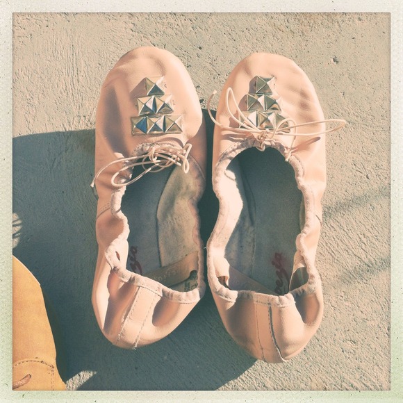 HP 💖 Capezio Ballerina Studded Slippers - Picture 3 of 3