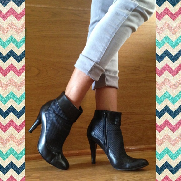 Enzo Angiolini Shoes - 🚫SOLD IN BUNDLE🚫Enzo Angiolini Leather Booties