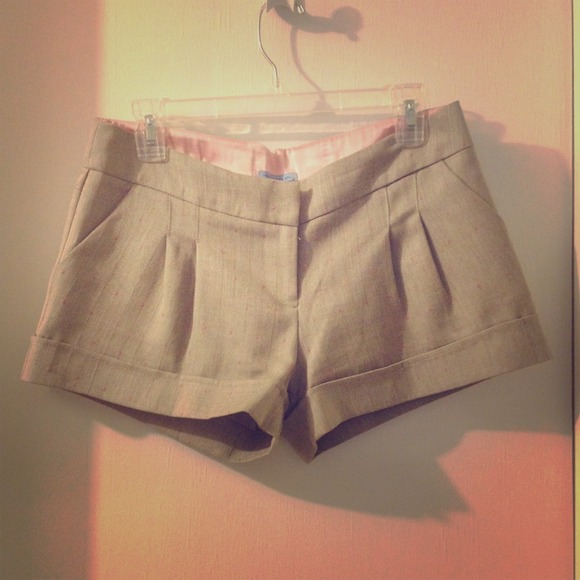 💙Moving Sale: Pink & Grey pleated shorts