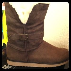 Brand new suede Brown boots