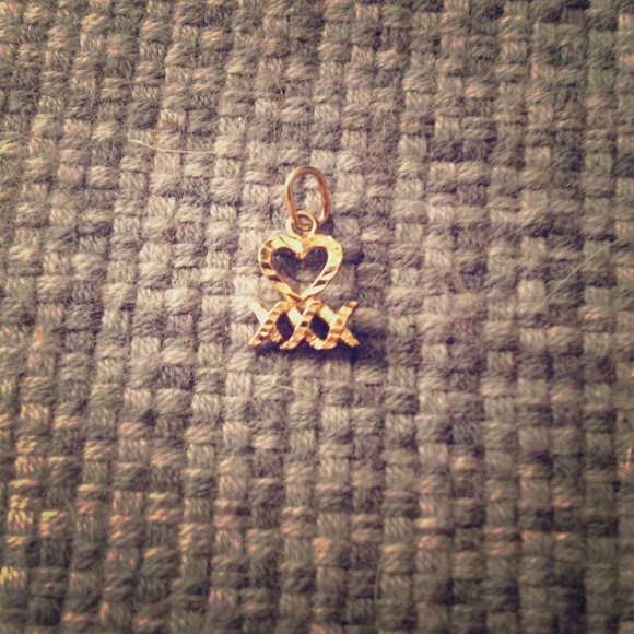 14k gold mini heart charm pendant