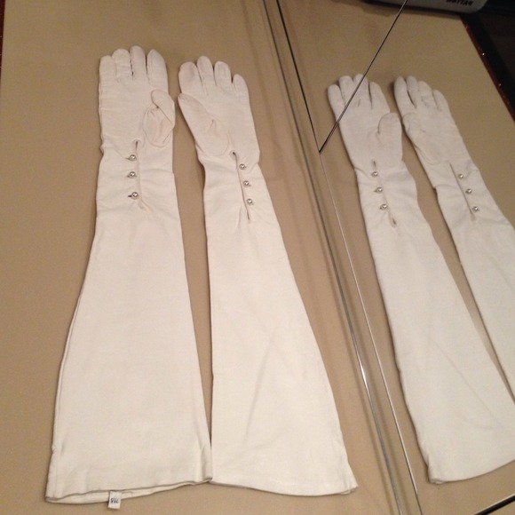 Genuine leather gloves