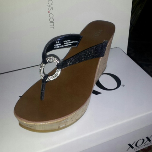 New Black glitter thong sandal