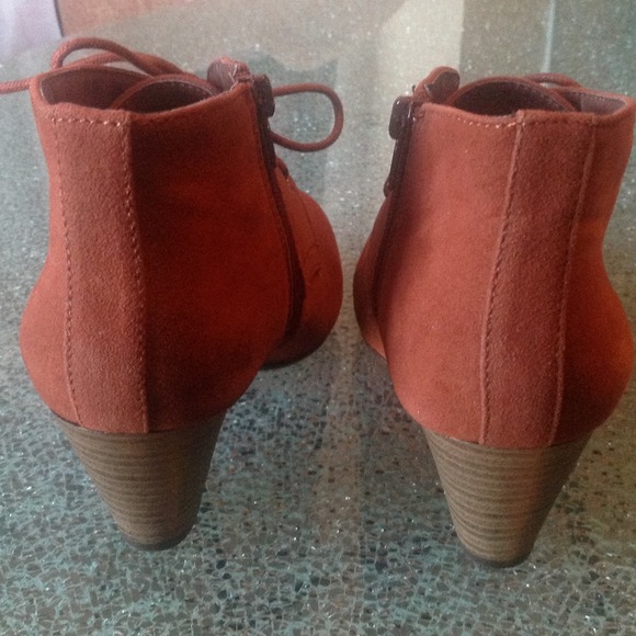 OXFORD ANKLE BOOTIES IN RUST - Picture 3 of 3