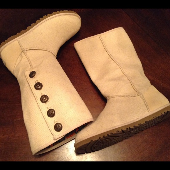 UGG Boots - Authentic UGG cream boots