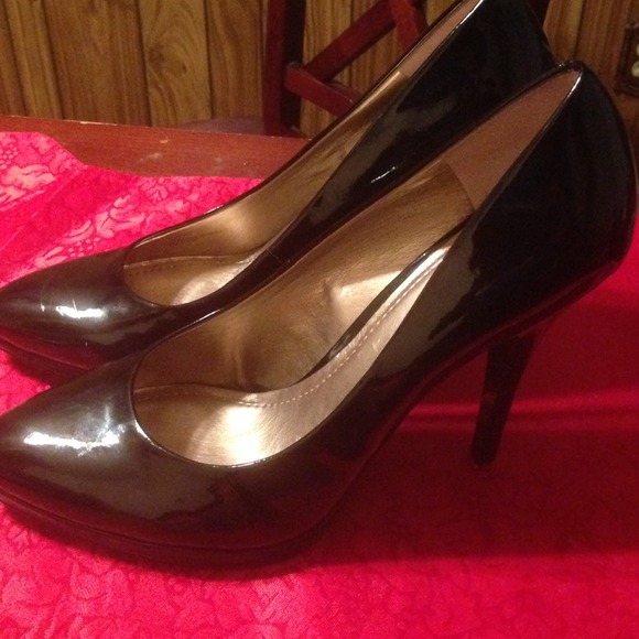 SOLD IN BUNDLE BCBG high heel pumps👠👠