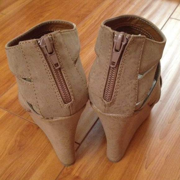 Cute Brown Platform Shoes - Picture 2 of 3