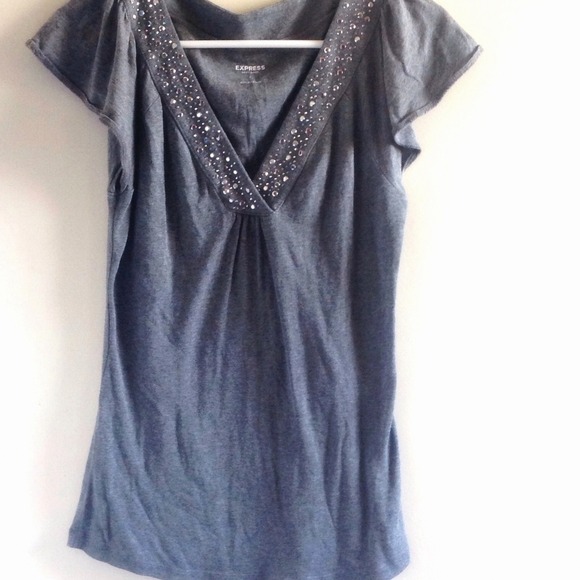 ⭐️Grey top with rhinestones