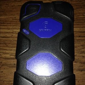 ON HOLD Griffin Survivor iphone 4/4s case