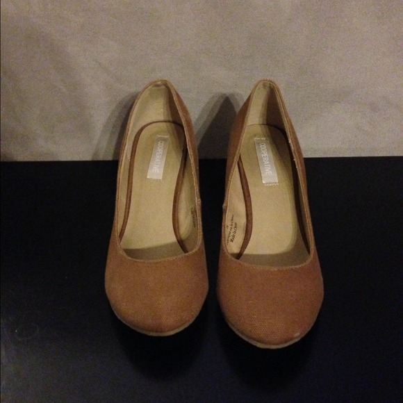 Brown Urban Outfitters wedges.