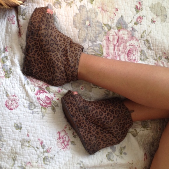 Forever 21 leopard wedges