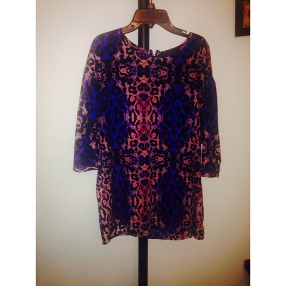 Purple/pink cheetah print top