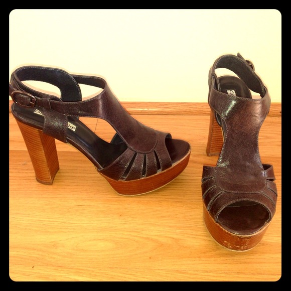 Charles David wedges