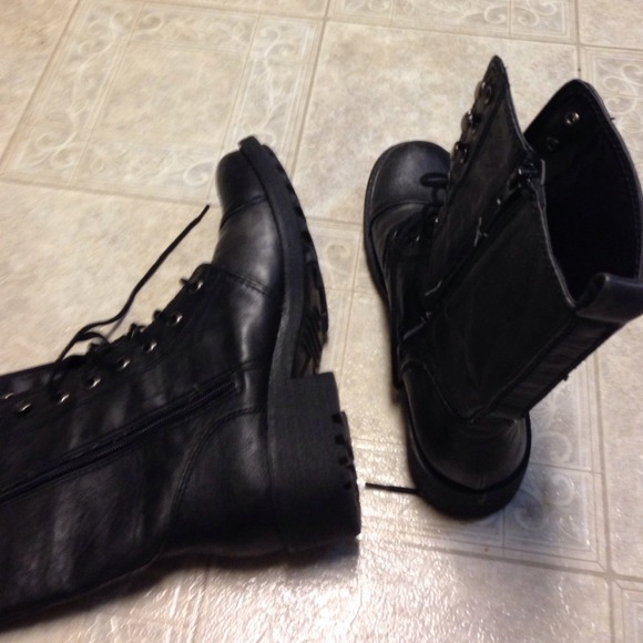 Black fashion combat boots size 8.5 - Picture 4 of 4