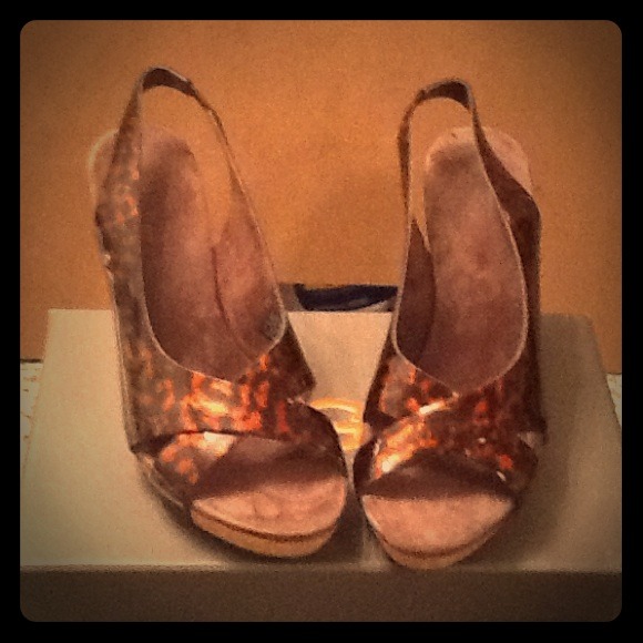 Uggs Size 8 Leopard