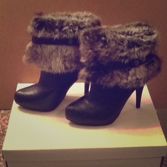 Bakers Size 8 Black with Furr