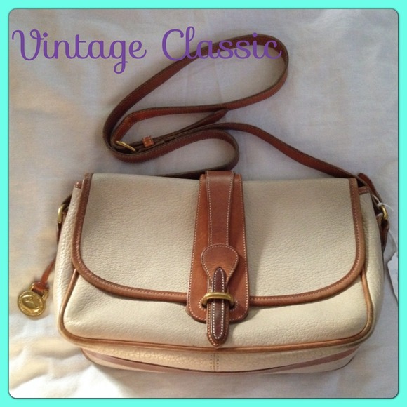 Dooney & Bourke Handbags - 💯%Authentic Dooney & Bourke Crossbody⬇️