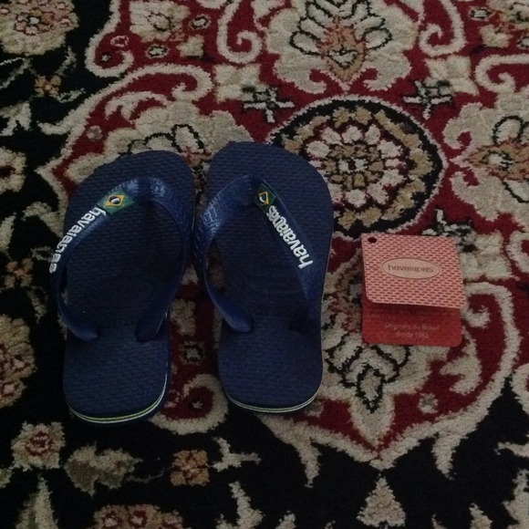 Dark blue havaianas flip flop