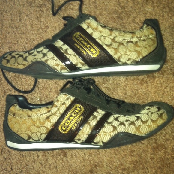 ***SOLD LOCAL DO NOT BUY**** Brand new coach shoes
