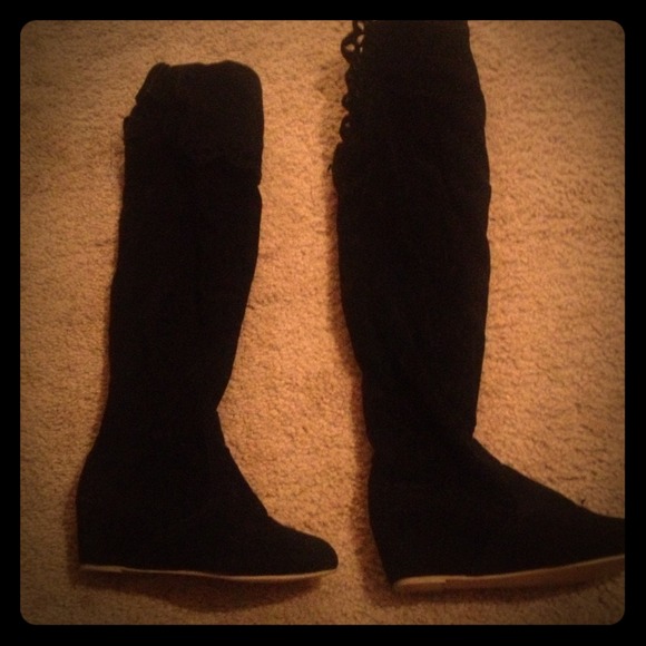 Wedge boot