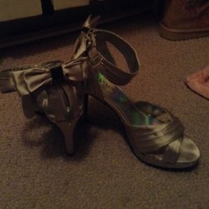 Silver Bow Heels