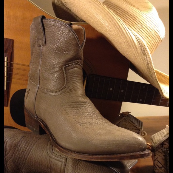 SOLD***Frye Billy Short Cowboy Boot