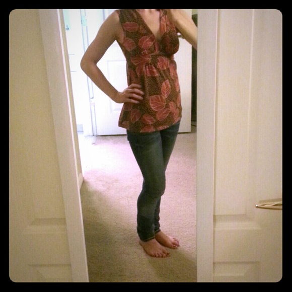 ***SOLD*** Sleeveless leaf print top