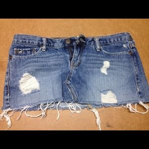Hollister distressed denim skirt size 0