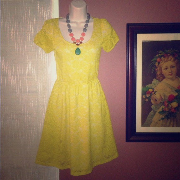 Beautiful flowered lace cocktail dress