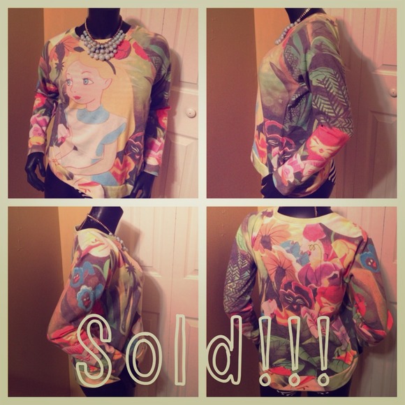 Alice in Wonderland Super Soft sweatshirt