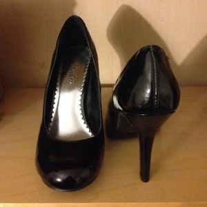 New black patent pumps