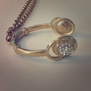 Gold headphones necklace!