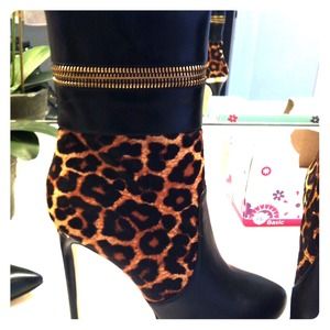 Brand New michael   Booties !! Leopard  7.5