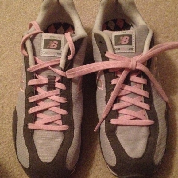 New Balance Tennis Shoes