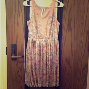 🚫SOLD IN BUNDLE🚫Cute floral dress!