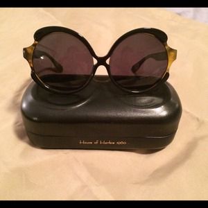 🎉💕HOST PICK💕🎉 House of Harlow sunnies